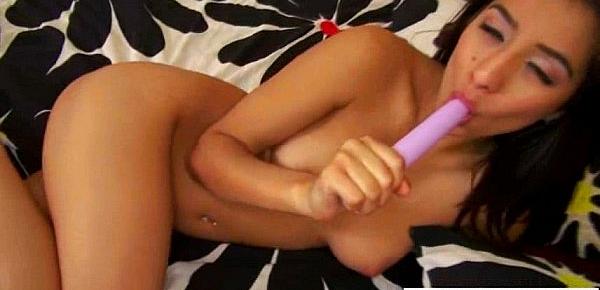  Solo Girl Get To Orgams With All Kind Of Sex Toys video-22